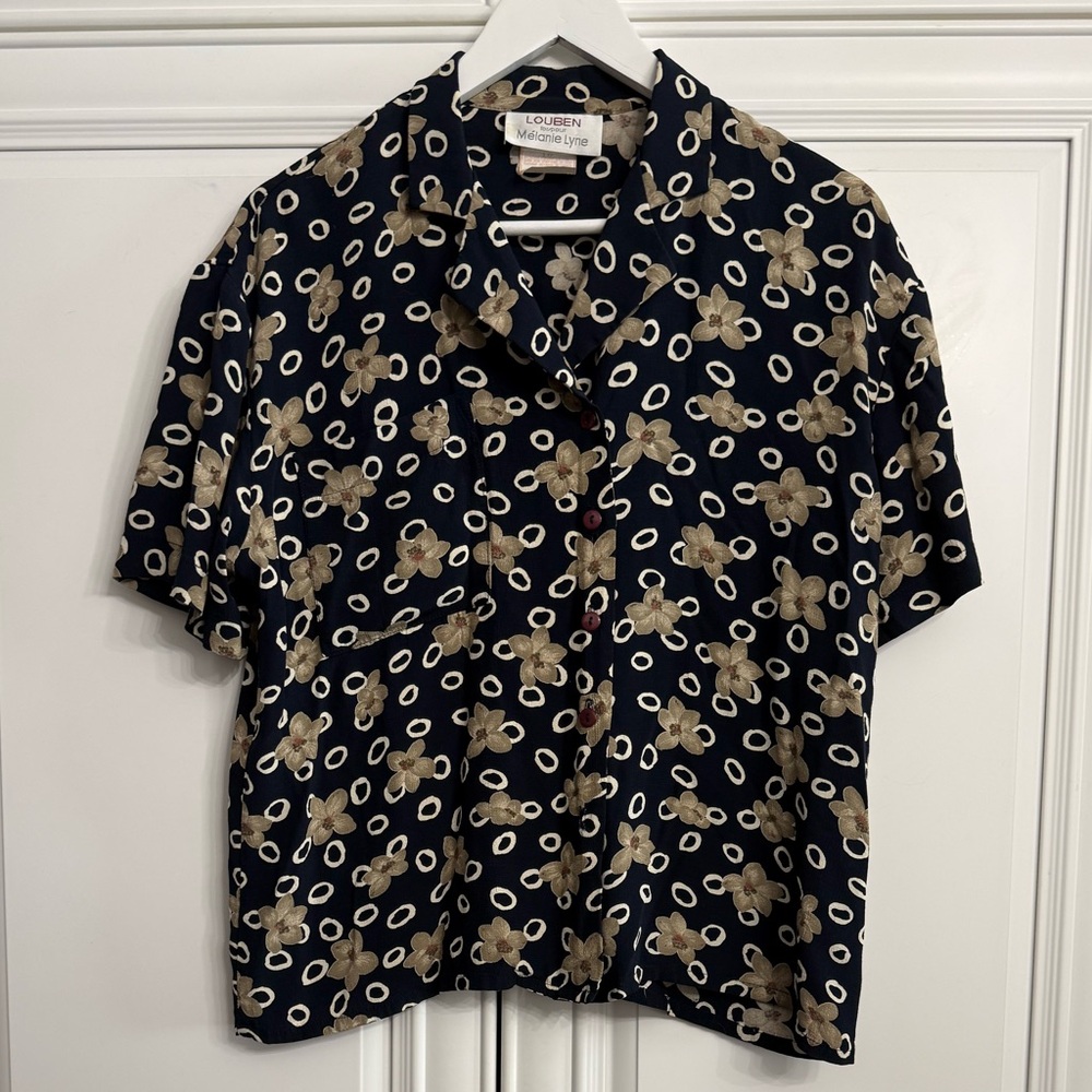 Louben Size 10 Short Sleeve Button Up Blouse/Shirt Navy w/Tan + White Print VTG